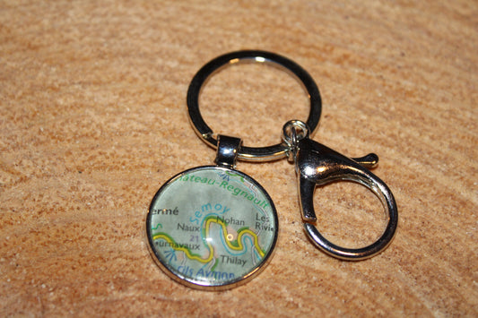 Porte-clefs cabochon 25mm - Recyclage carte routière - Nohan (08 - Ardennes)