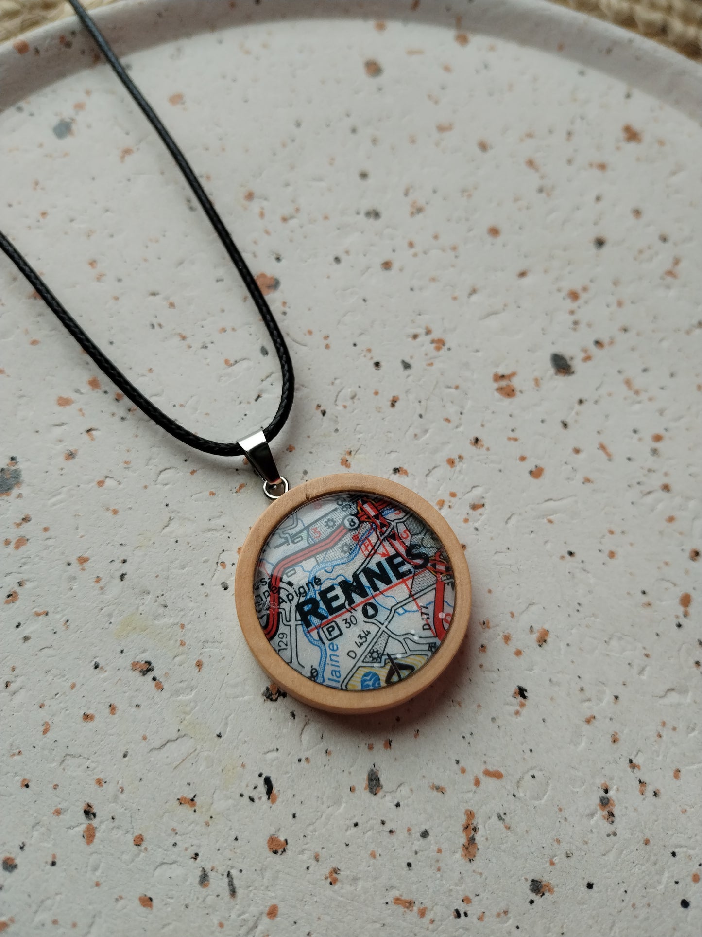 Collier cordon ciré et pendentif bois - recyclage-Rennes