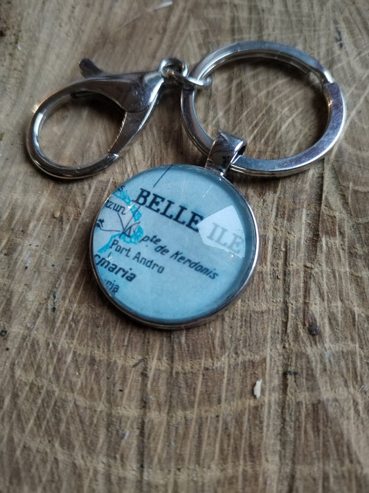 Porte-clefs cabochon 25mm - Recyclage carte routière "vintage" - Belle-Ile (56 - Morbihan - Bzh)