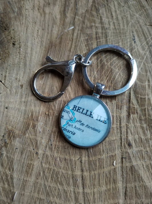 Porte-clefs cabochon 25mm - Recyclage carte routière "vintage" - Belle-Ile (56 - Morbihan - Bzh)