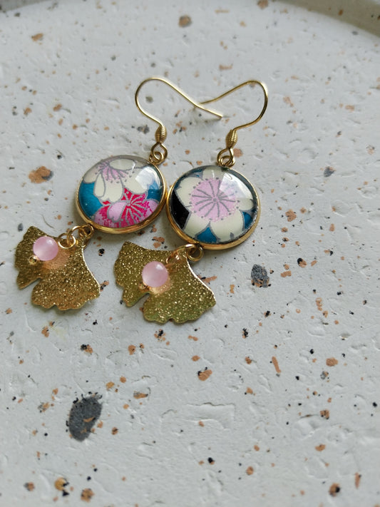 Boucles d'oreilles cabochons ronds 16mm - Acier doré - papier japonais  feuille ginko et perle