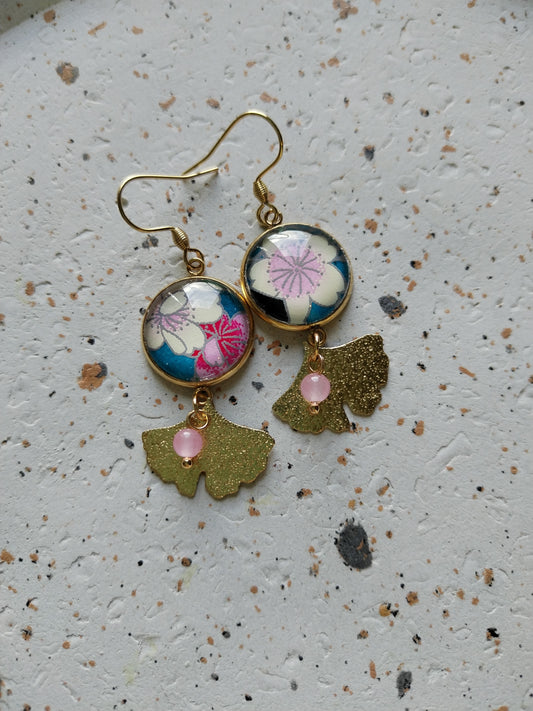 Boucles d'oreilles cabochons ronds 16mm - Acier doré - papier japonais  feuille ginko et perle