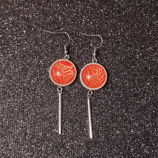 Boucles d'oreilles support bois 20mm avec tube métal - Papier chiyogami pois dorés, fond rouge